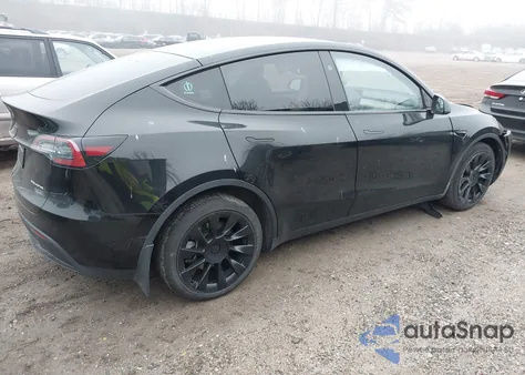 2023 Tesla Model Y Awd/Long Range Dual Motor All-Wheel Drive z USA, uszkodzony, nr VIN 7SAYGDEE6PA180980
